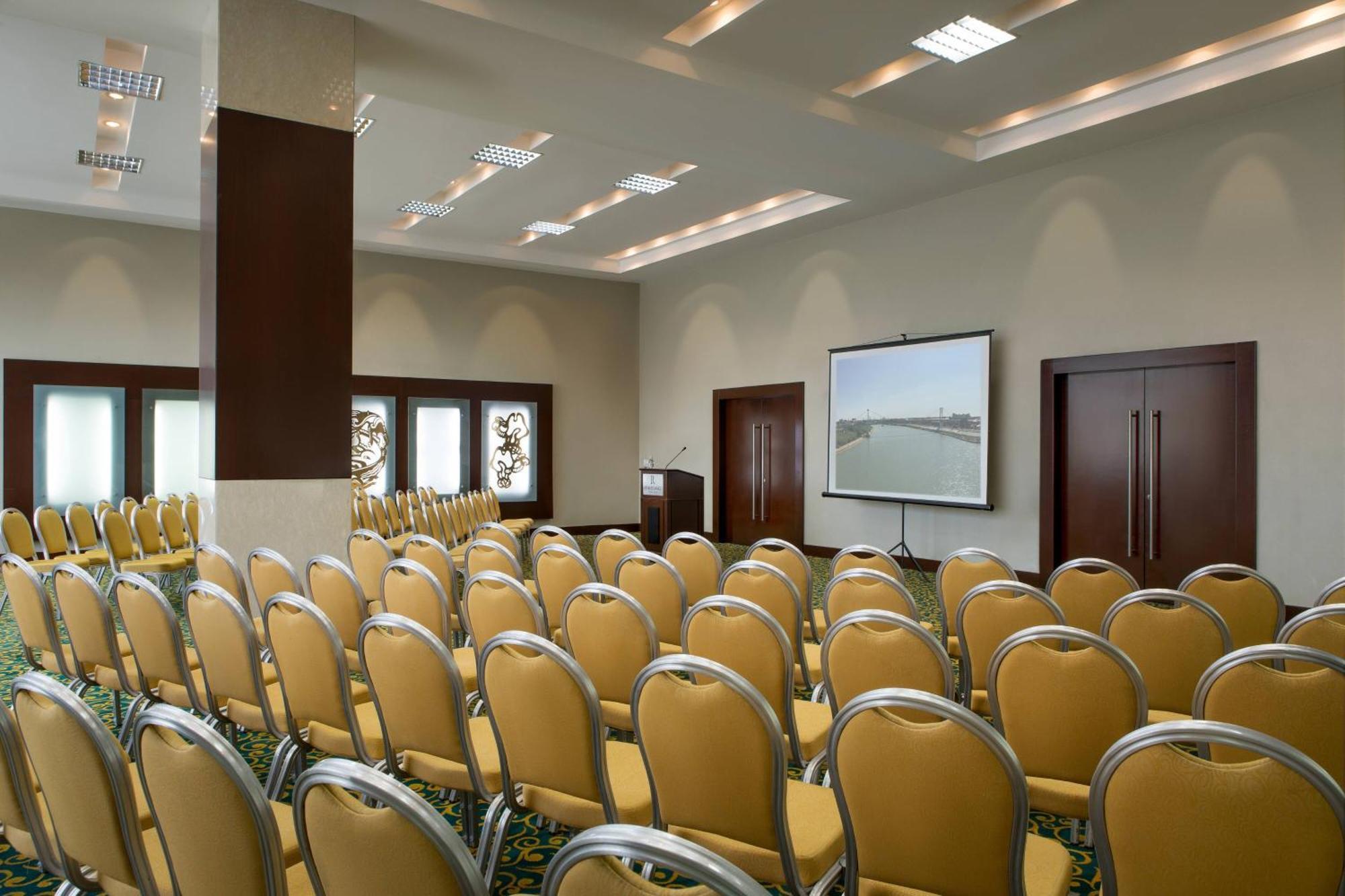 Renaissance By Crystall 5* Atyrau